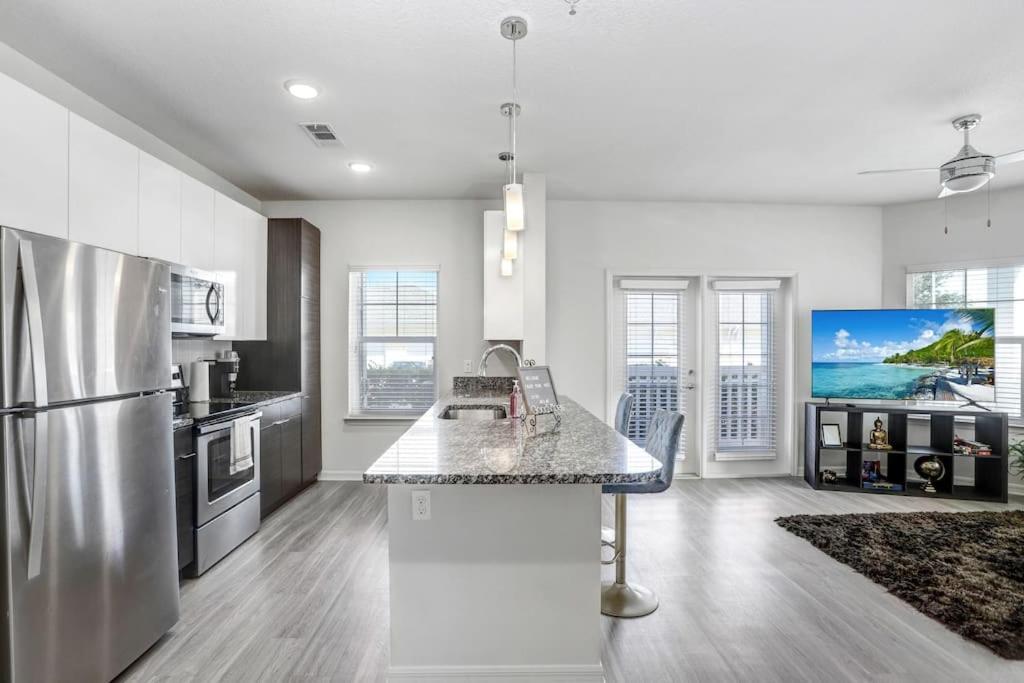 2-Bedroom Eccentric Oasis Tampa Eksteriør bilde